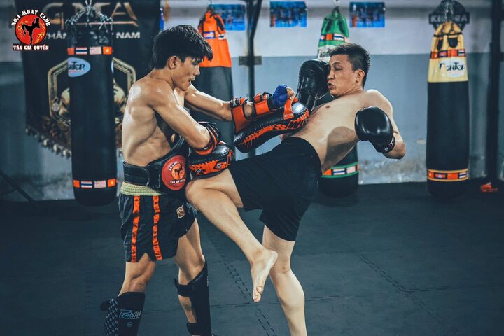 Nguyễn Trần Duy Nhất tập luyện với em trai