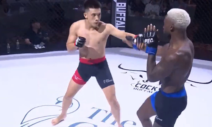 Nguyễn Trần Tự Do lần đầu thi đấu MMA chuyên nghiệp