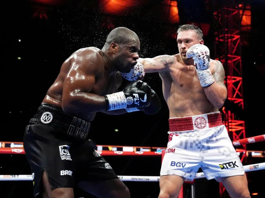Usyk hạ knock-out Daniel Dubois tại Wembley