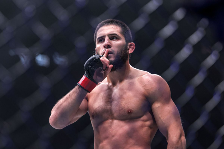 Islam Makhachev thi đấu tại UFC